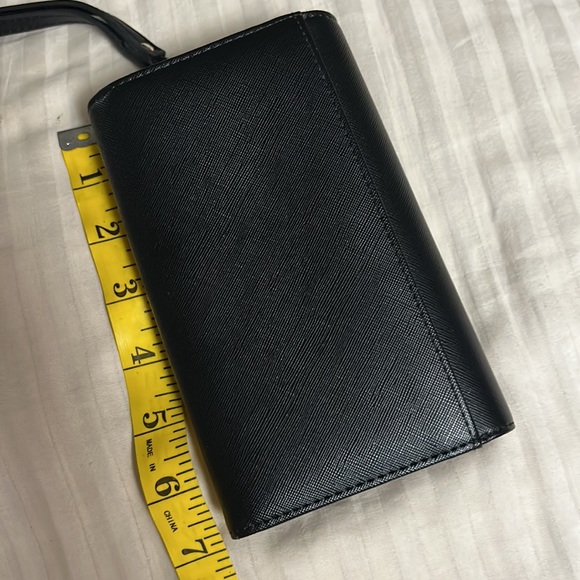 Guess Korry Black Saffiano Logo Trifold Wallet NWT - Picture 6 of 10